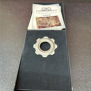 Octus Medal Commemorative Gear-Shaped Medal in Silver